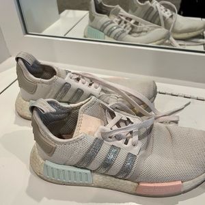 Adidas boost tennis shoes